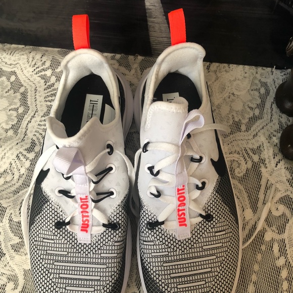 Nike - Picture 8 of 8